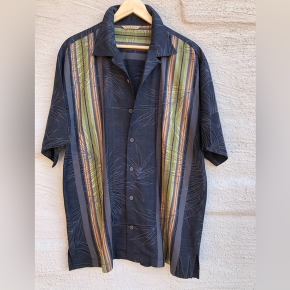 Tommy Bahama Other - Tommy Bahama Men’s Short Sleeve Black & Green Button Down Shirt. Size- M/L